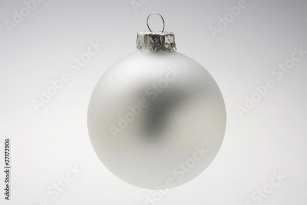 Fototapeta Weihnachtskugel einzeln