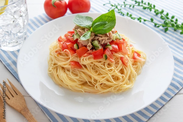 Obraz ツナとトマトの冷製パスタ