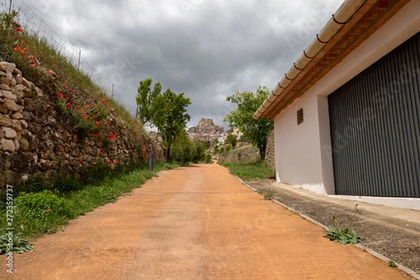 Fototapeta Alternative road for pedestrians through which you can access a typical mountain village