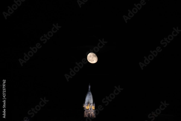 Obraz Full moon over church