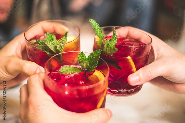 Obraz Friends toasting with sangria