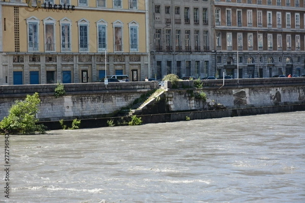 Obraz Grenoble, juin 2019, voie sur berge fermée, risque d’inondation