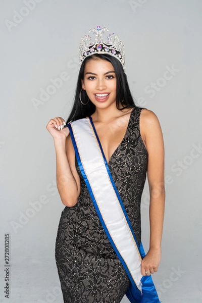 Obraz Beauty Pageant Queen With Crown