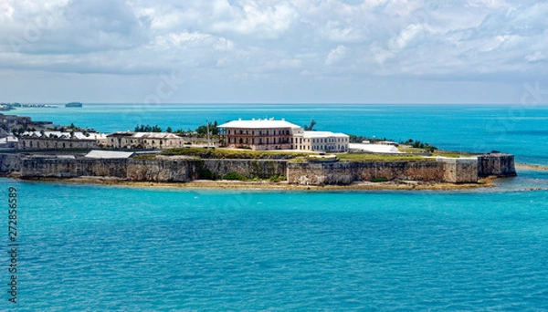 Fototapeta Keep and Commissioner's House at King's Wharf, the former Royal Naval Dockyard on Ireland Island in Bermuda