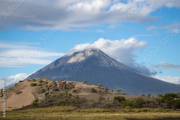 Obraz Volcano in the clouds