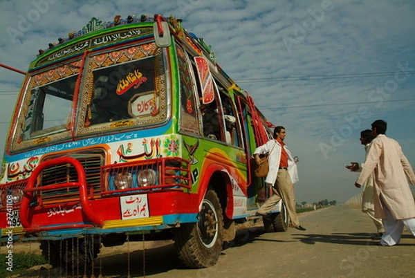Fototapeta man getting off bus