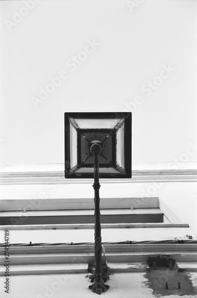 Fototapeta street lamp in a street of tarifa
