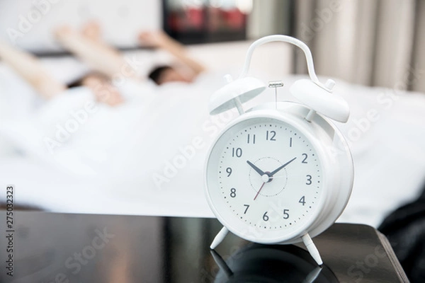 Fototapeta 起床する男女