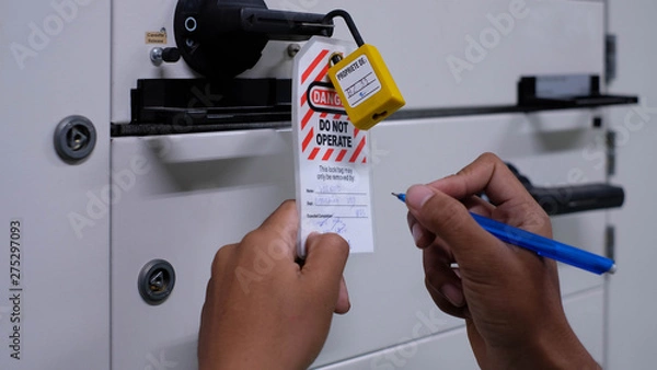 Obraz Lock out & Tag out, Lock out station, machine - specific Lock out devices , Lock out for electrical maintenance