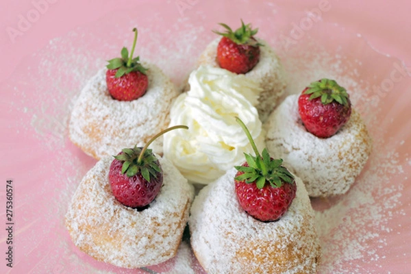 Fototapeta Mini Cakes with Strawberries isolated on a Pink Background