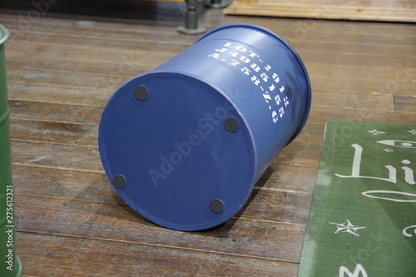 Obraz 入れ物の裏