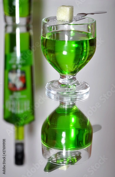 Fototapeta Absinthe reflection