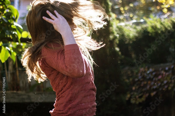 Obraz Frau springt in Natur