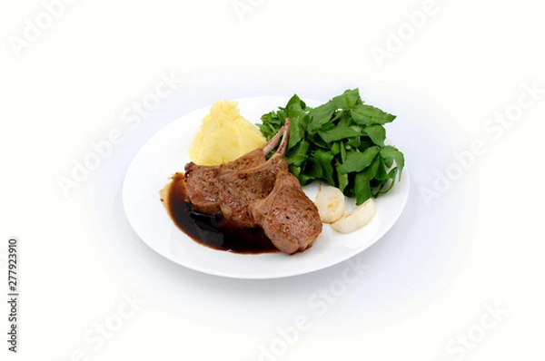Obraz ラムチョップのグリルマッシュポテト添え