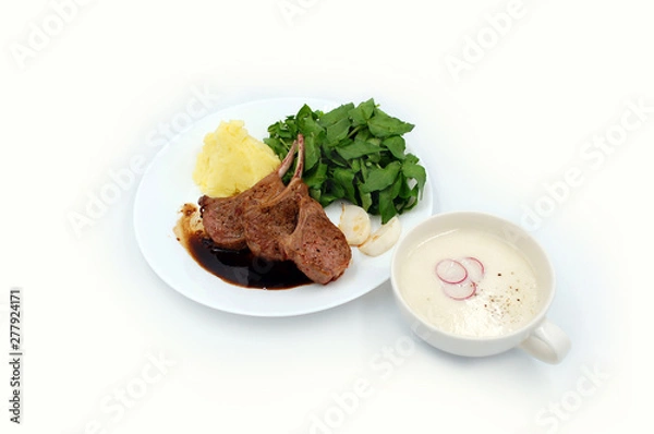 Obraz ラムチョップのグリルと蕪のポタージュ