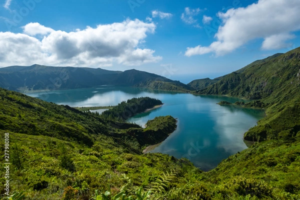 Obraz View of Lagoa do Fogo or Lake of Fire in Sao Miguel, Azores, Portugal
