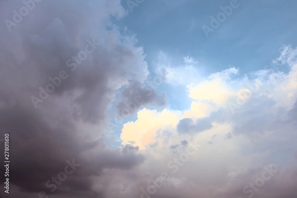 Fototapeta Cloud before raining. Cloud photographed look like The Italian Renaissance style of painting.