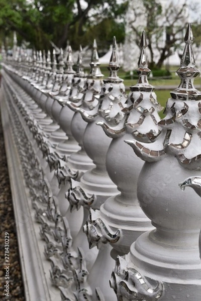 Obraz row of fence posts