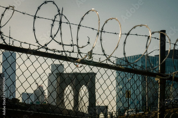 Obraz fence and barbed wire in new york