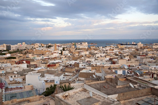 Fototapeta The top view of the Medina of Sousse, Tunisia with sea views
