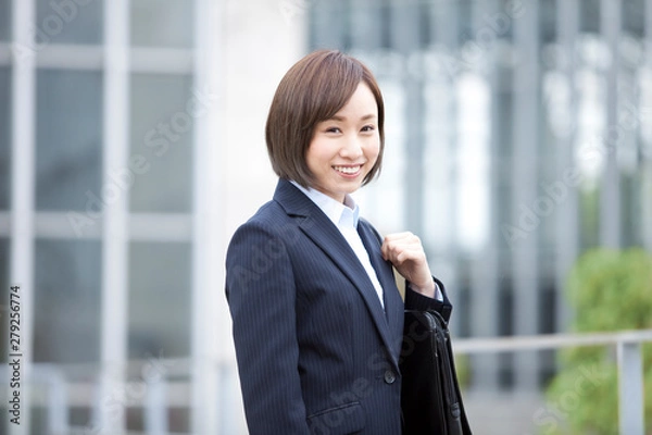 Fototapeta 笑顔のビジネスウーマン