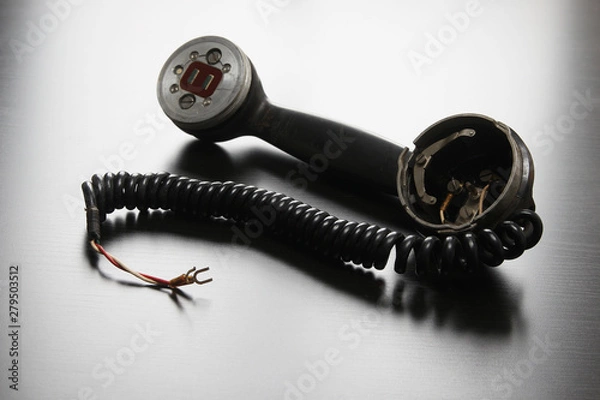 Obraz Broken Vintage Telephone Handset