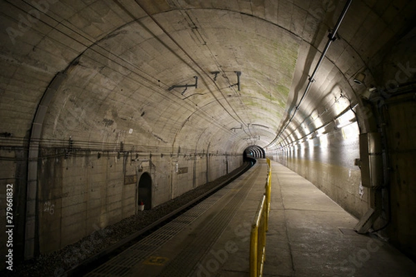 Fototapeta 鉄道のトンネル