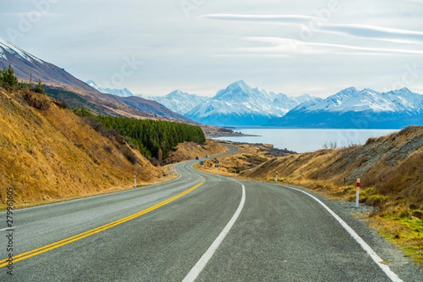 Fototapeta The viewpoint at the pukaki lake sees the mount cook as beautiful and great images, Mount Cook Rd, Mount Cook, New Zealand.