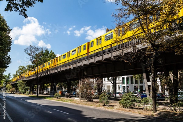 Obraz Metro on bridge in Berlin Kreuzberg (Germany)