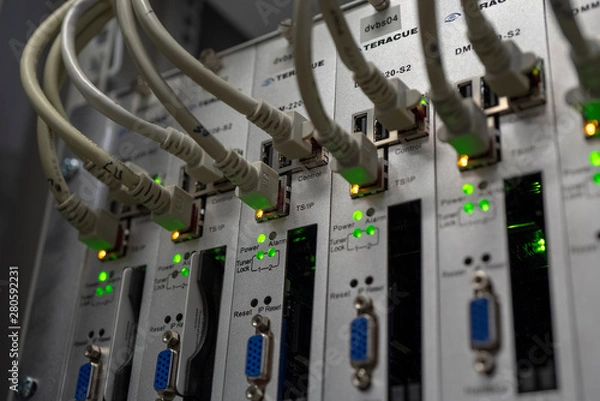 Obraz Modular DVB to IP gateway system for IPTV headends