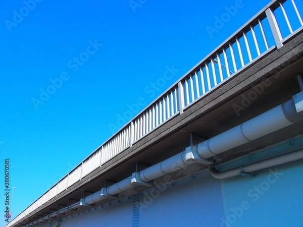 Fototapeta 江戸川に架かる冬の上葛飾橋