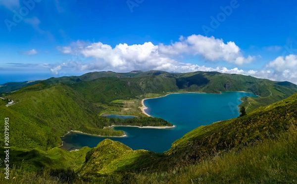 Fototapeta Lagoa do Fogo is located in São Miguel Island, Azores. It is classified as a nature reserve and is the most beautiful lagoon of the Azores