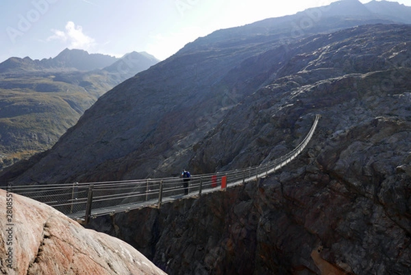 Fototapeta Piccardbrücke unterhalb des Ramolhauses/Ötztal/Austria