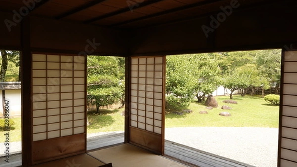 Fototapeta 和室と日本庭園