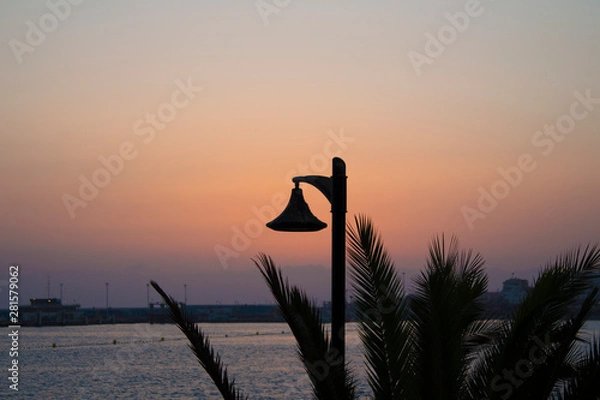 Obraz Atardecer farola