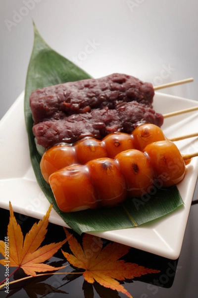 Obraz ２種類の団子とモミジ