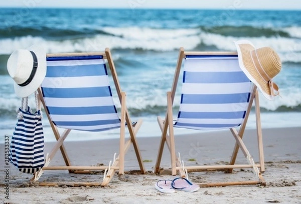 Fototapeta Wakacje relaks nad morzem na plaży, wypoczynek i urlop nad morzem