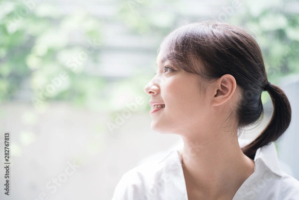 Obraz リラックスしている女性