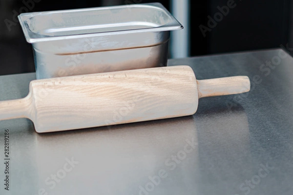 Obraz Rolling Pin on Floured Background pizza making
