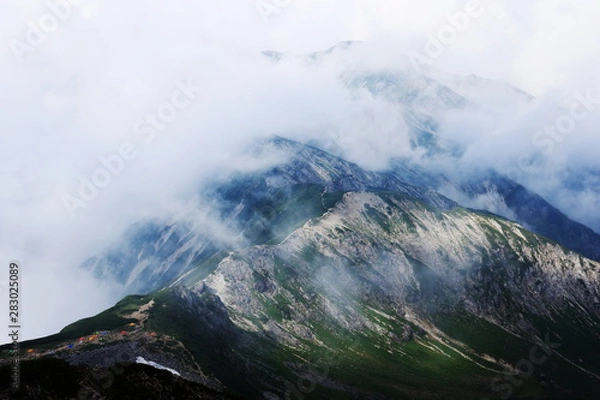 Fototapeta 北アルプス笠ヶ岳への道　笠ヶ岳山頂から縦走路を振り返る