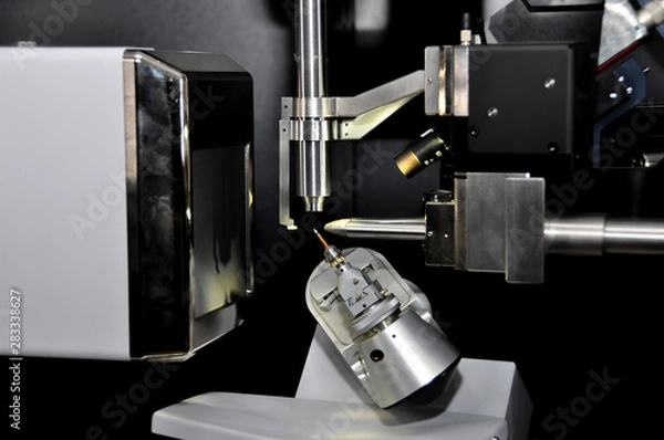 Obraz Single-Crystal X-ray crystallography diffractometer equipment for conducting experiments in laboratory.