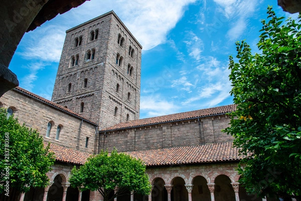 Obraz Cloister with areches and columns in NYC
