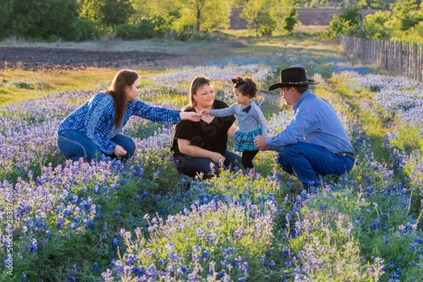 Obraz Family in Bluebonnets