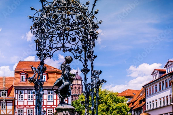 Fototapeta Center of Göttingen Old Town. The market square with the landmark Gänseliesel fountain. Göttingen is one of the oldest university city in Germany