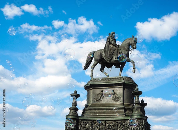 Fototapeta Black statue