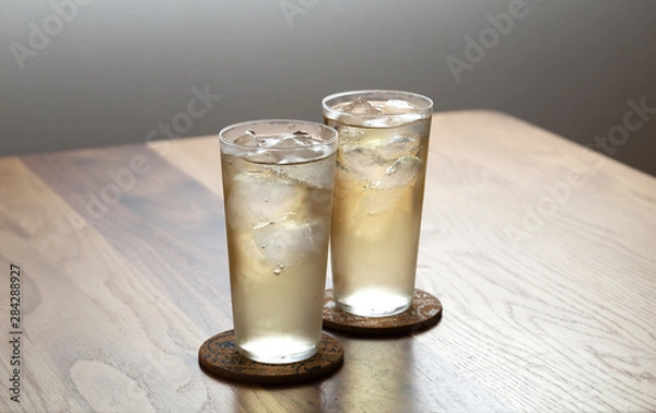 Fototapeta ハイボール　タンブラーとコルクコースター