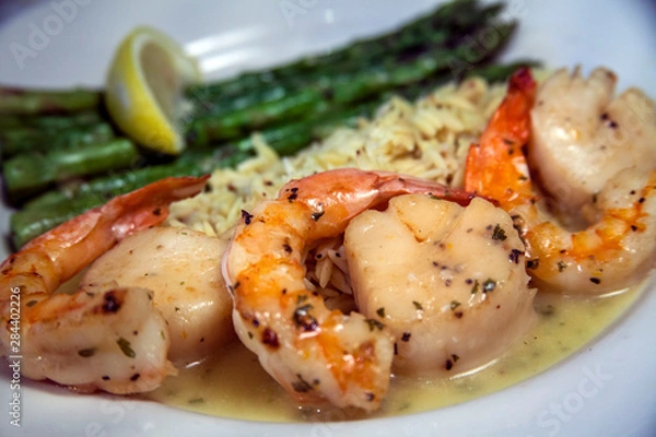 Obraz Shrimp And Scallops Entree