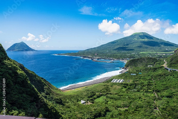 Fototapeta 大坂トンネルからの八丈富士と八畳小島