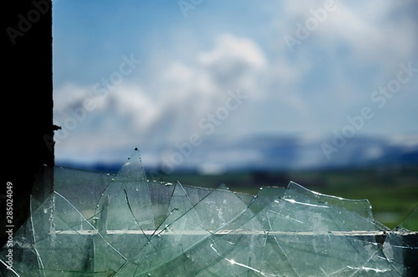 Fototapeta broken window