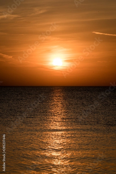 Obraz sunset over water